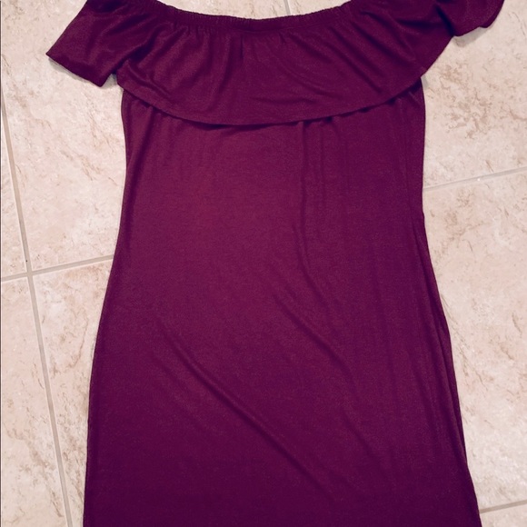 NEW, FSU, Garnet Color, Ruffle Off The Shoulder Top, Size Large - Picture 5 of 10